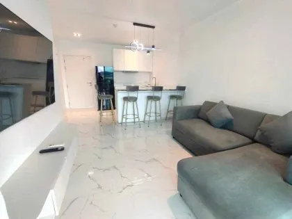 Пентхаус с 2 спальнями и джакузи на балконе в The Wide Condo