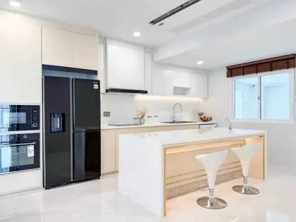 Luxuriöse ebenerdige Poolvilla mit 4 Schlafzimmern und 5 Bädern