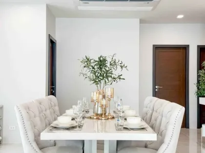 Luxuriöse ebenerdige Poolvilla mit 4 Schlafzimmern und 5 Bädern