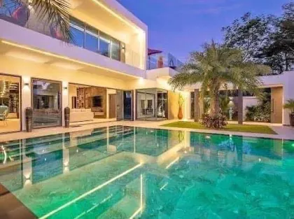 Impresionante Villa de Lujo con 5 Habitaciones y 7 Baños en Rawai