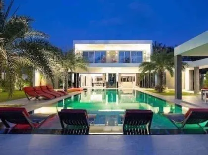 Impresionante Villa de Lujo con 5 Habitaciones y 7 Baños en Rawai
