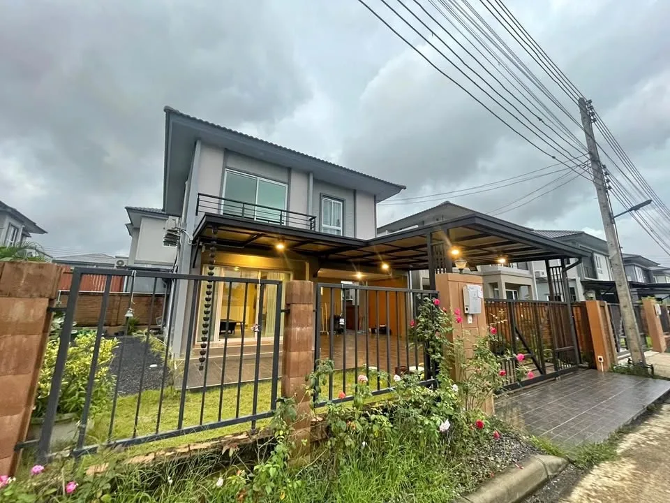 Acogedora villa de 3 habitaciones en alquiler en The Plant Nai Yang