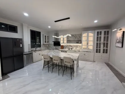Villa con piscina de 4 habitaciones en alquiler en Sun Palm Village, Chalong, Phuket
