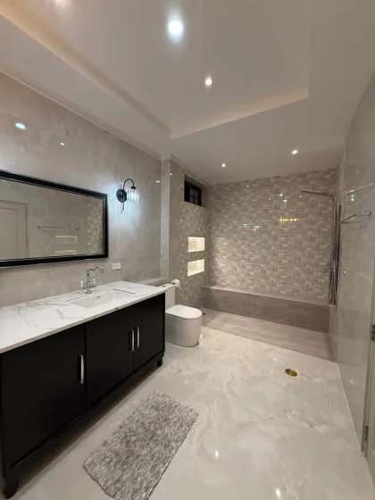 Villa con piscina de 4 habitaciones en alquiler en Sun Palm Village, Chalong, Phuket