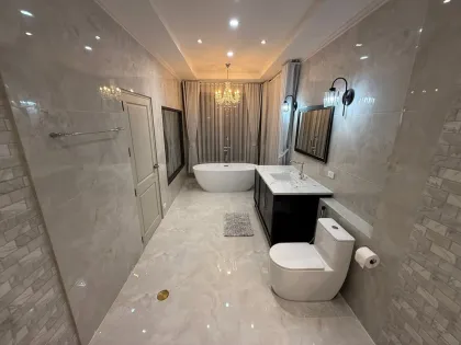 Villa con piscina de 4 habitaciones en alquiler en Sun Palm Village, Chalong, Phuket