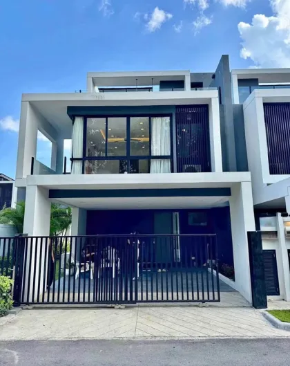 Villa con 3 Habitaciones y 4 Baños en Laguna Park con Piscina en Alquiler
