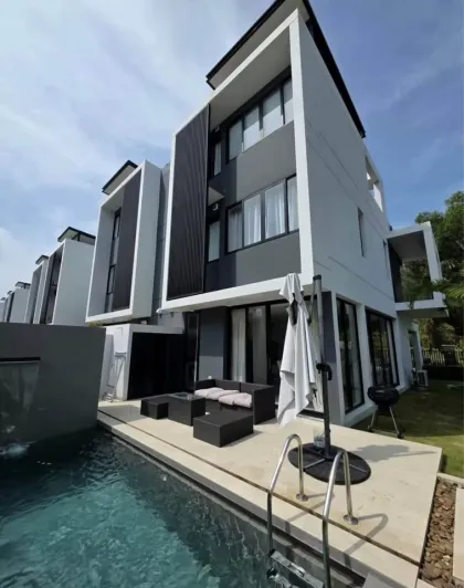 Villa con 3 Habitaciones y 4 Baños en Laguna Park con Piscina en Alquiler