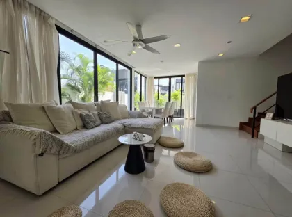 Villa con 3 Habitaciones y 4 Baños en Laguna Park con Piscina en Alquiler