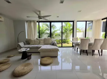 Villa con 3 Habitaciones y 4 Baños en Laguna Park con Piscina en Alquiler