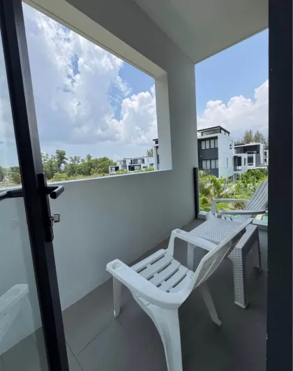 Villa con 3 Habitaciones y 4 Baños en Laguna Park con Piscina en Alquiler