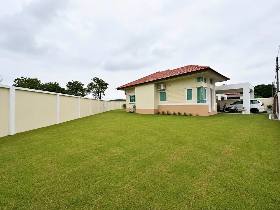 Amplio Apartamento de 3 Dormitorios con Gran Jardín en Phuket Villa Chaofa 2-3