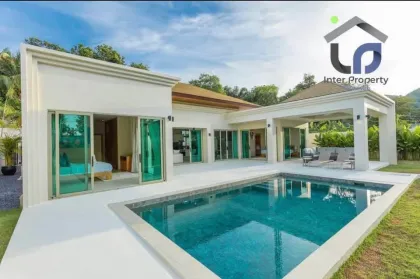 Villa Moderna de 4 Dormitorios con Piscina Privada en Chalong, Phuket