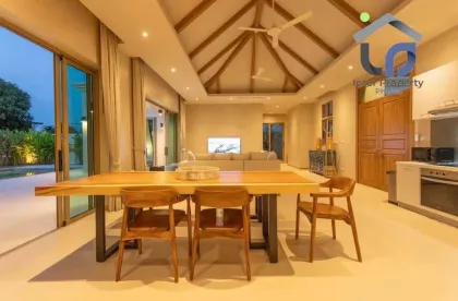Villa Moderna de 4 Dormitorios con Piscina Privada en Chalong, Phuket