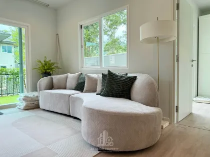 4-Bedroom 3-Bathroom Corner Villa for Rent in Koh Kaew