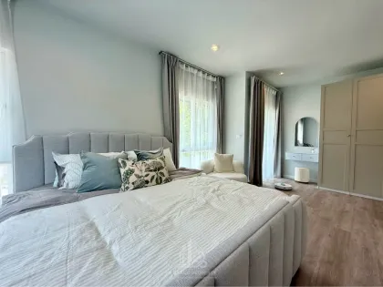 4-Bedroom 3-Bathroom Corner Villa for Rent in Koh Kaew