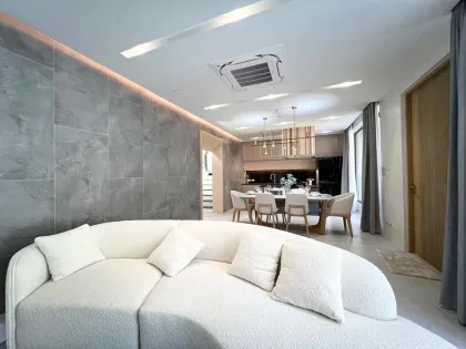 Уютная вилла с 3 спальнями и бассейном рядом с Blue Tree Phuket