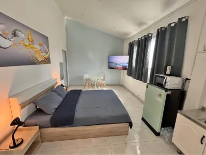 1-Zimmer Stadthaus mit Terrasse in ruhiger Lage der Altstadt Phuket