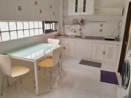 2-Zimmer-Haus mit 3 Bädern zur Miete in Kathu