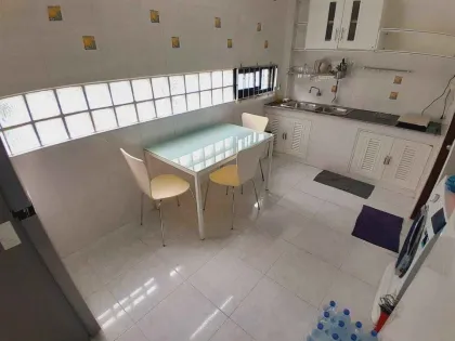 2-Zimmer-Haus mit 3 Bädern zur Miete in Kathu