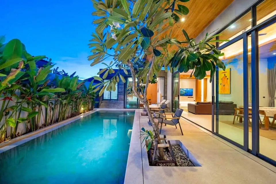 Villa avec piscine 3 chambres à louer à Mouana, Chalong