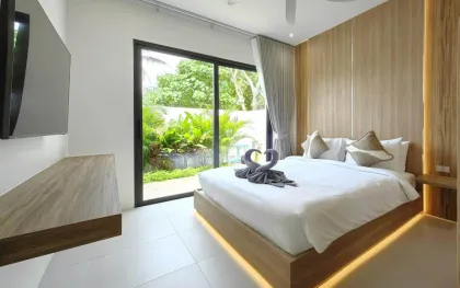 Moderna villa adosada de 3 habitaciones con piscina en alquiler en Thalang
