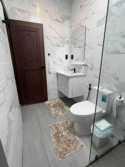 Casa de 2 habitaciones y 2 baños en renta en Fitness Street, Phuket Town