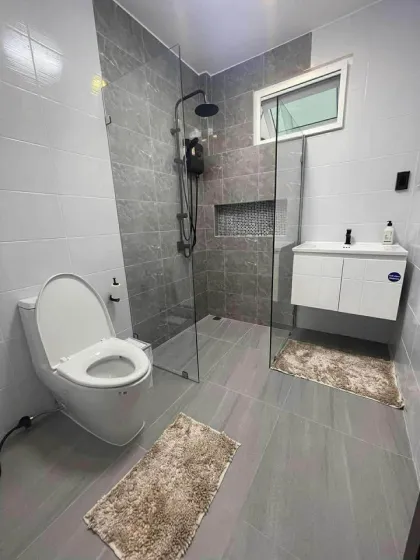 Casa de 2 habitaciones y 2 baños en renta en Fitness Street, Phuket Town