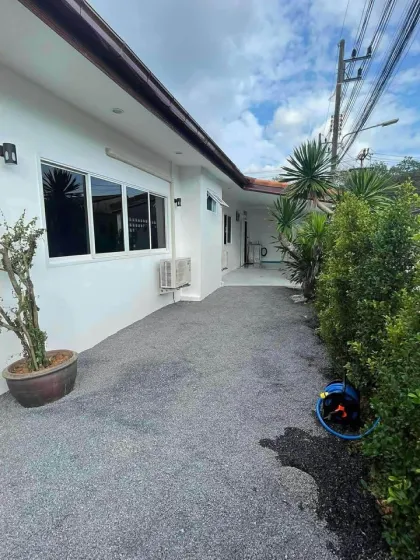 Casa de 2 habitaciones y 2 baños en renta en Fitness Street, Phuket Town