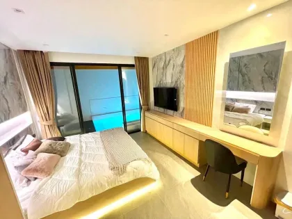 วิลล่าสระว่ายน้ำสีขาวหรู 4 ห้องนอนที่ป่าคล้อก ตำบลถลาง