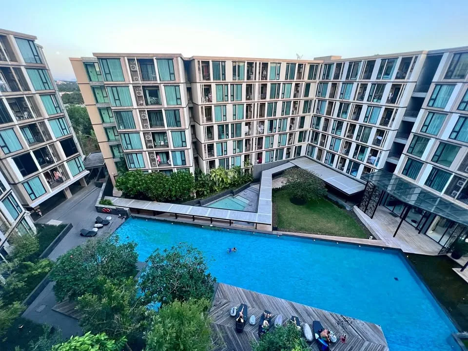 Кондо в аренду в The Base Uptown Phuket с видом на бассейн