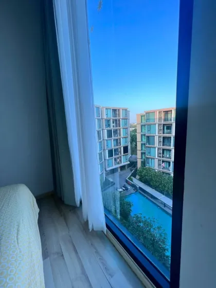 Кондо в аренду в The Base Uptown Phuket с видом на бассейн