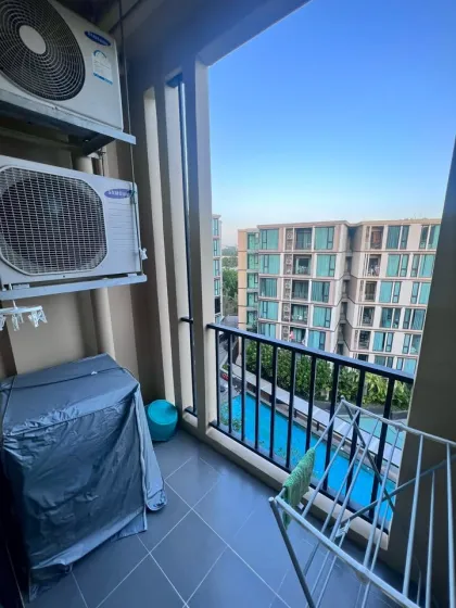 Кондо в аренду в The Base Uptown Phuket с видом на бассейн