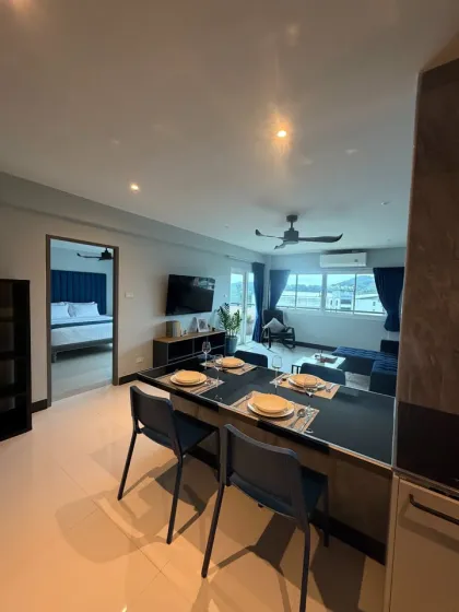 Простаприятная 2-комнатная квартира с 2 ванными в Kathu Golf View Condominium