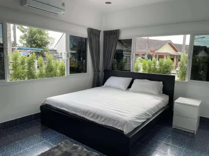 Moderne 2-Zimmer, 2-Bad-Wohnung in Fitness Street, Chalong zur Miete