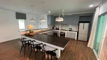 Luxus 5-Schlafzimmer Villa mit privatem Pool zur Miete in Rawai