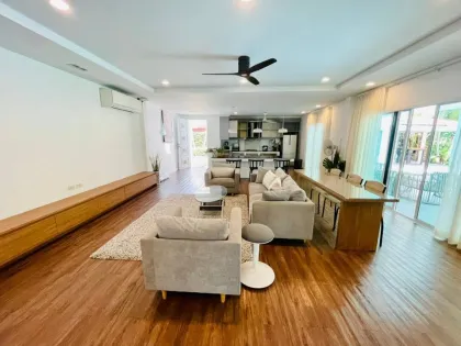 Luxus 5-Schlafzimmer Villa mit privatem Pool zur Miete in Rawai