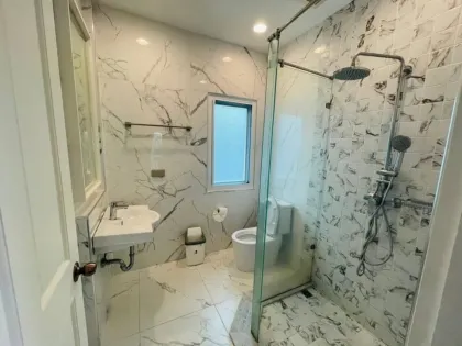 Luxus 5-Schlafzimmer Villa mit privatem Pool zur Miete in Rawai