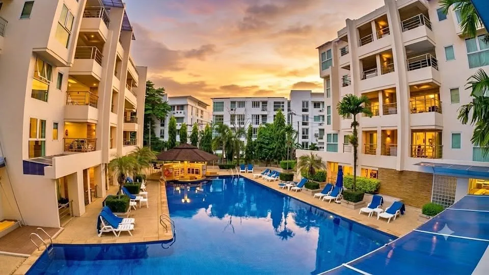 2-Zimmer-Wohnung mit Poolblick im Patong Harbor View