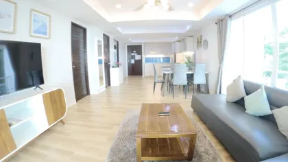 2-комнатная квартира с видом на бассейн в Patong Harbor View
