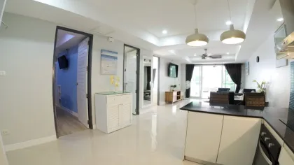 2-комнатная квартира с видом на бассейн в Patong Harbor View
