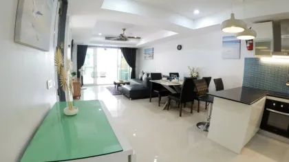 2-комнатная квартира с видом на бассейн в Patong Harbor View