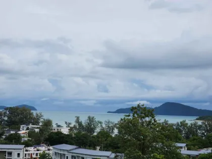 Impresionante condominio de 1 dormitorio con vista al mar en Rawai