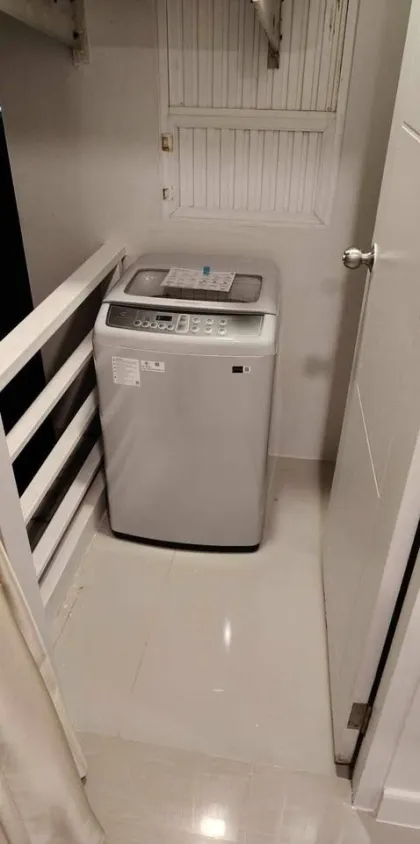 Acogedor condominio de 1 dormitorio con vista a la montaña en Chalong