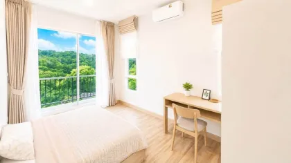 Neue private Poolvilla mit Büro zur Miete in Rawai