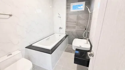 Neue private Poolvilla mit Büro zur Miete in Rawai
