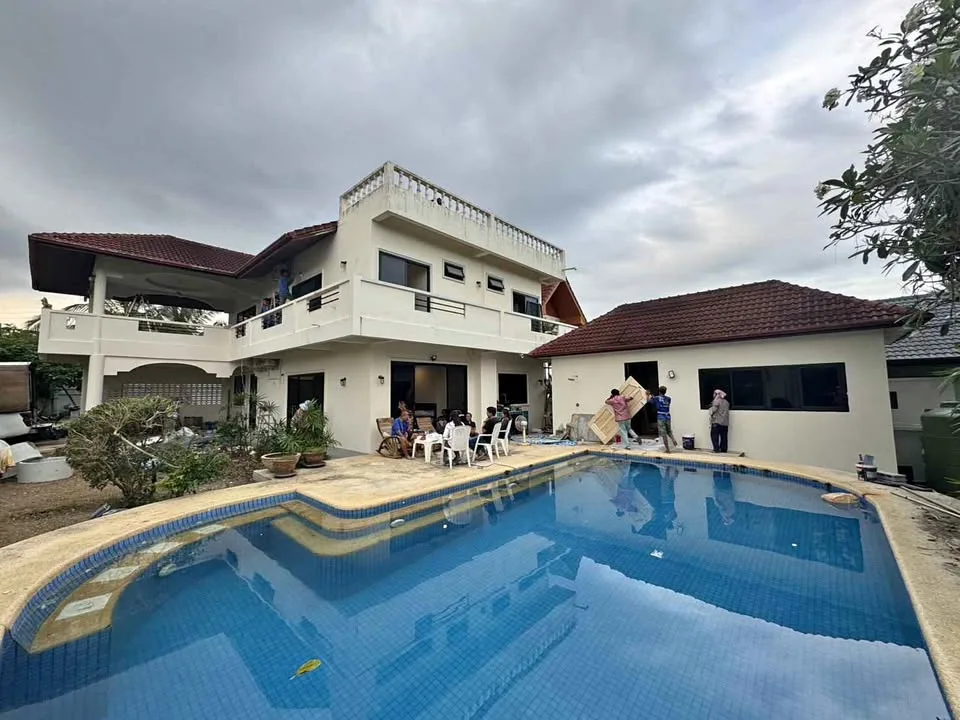 Große Poolvilla 640 qm in Soi Sai-Yuan, Rawai zu vermieten