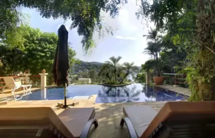 Luxuriöse 2-Zimmer-Wohnung mit Meerblick in Kata Noi