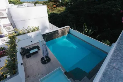 Вилла с 5 спальнями и бассейном в аренду в Baan Chalong Residence