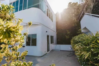Вилла с 5 спальнями и бассейном в аренду в Baan Chalong Residence