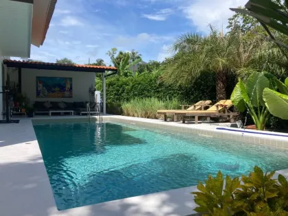 Villa moderna de 2 habitaciones con piscina privada en Phuket